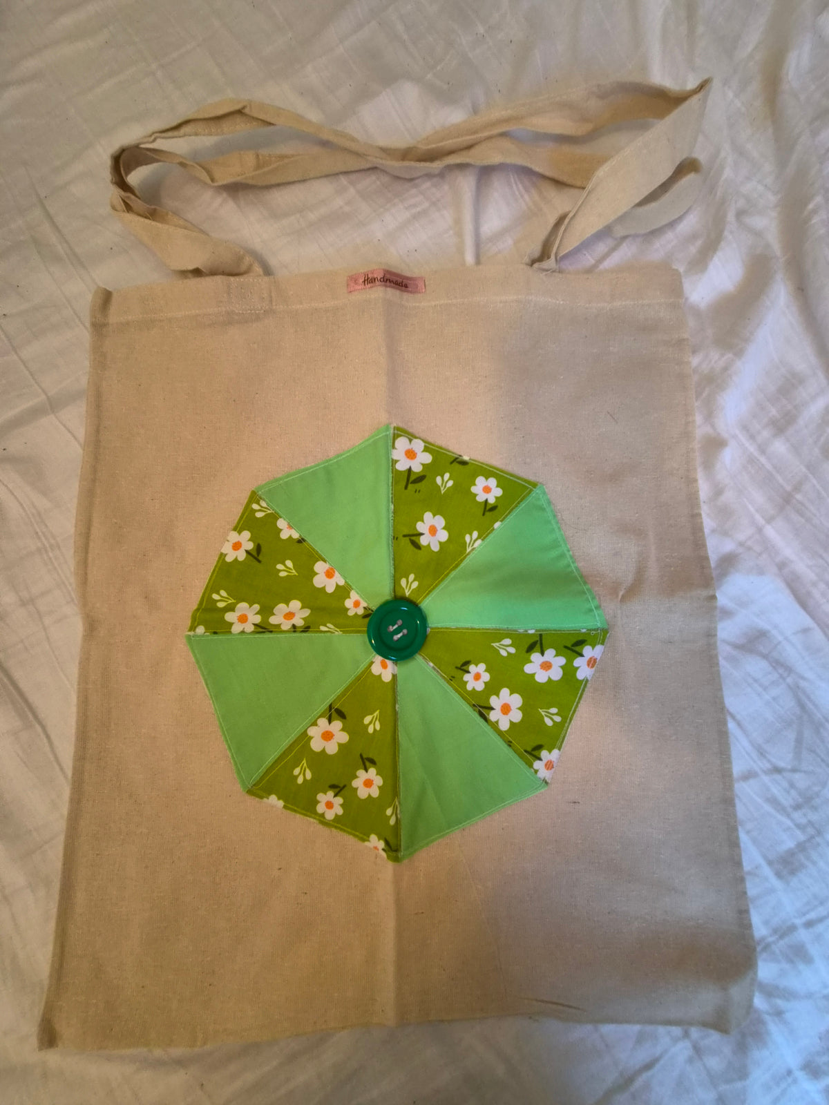 Green Pinwheel Daisy Tote Bag